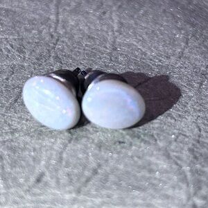 White Opal Oval Stud Earrings - Classic Women's Jewelry 6 mm see pic.